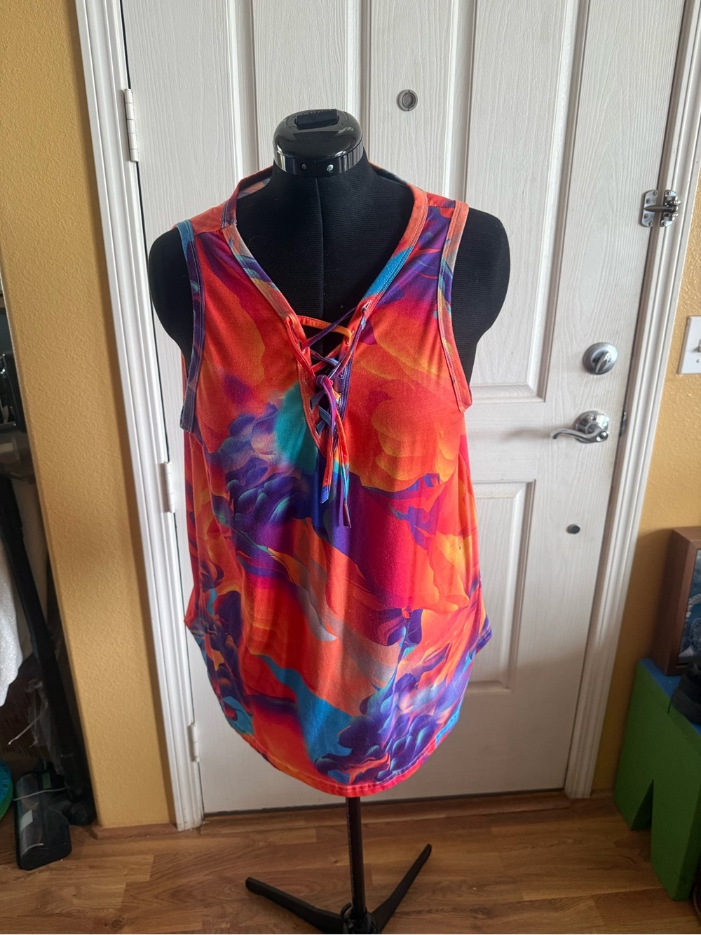 Sleeveless Lace-Up Abstract Print Tank Top - Vibrant Orange & Multi